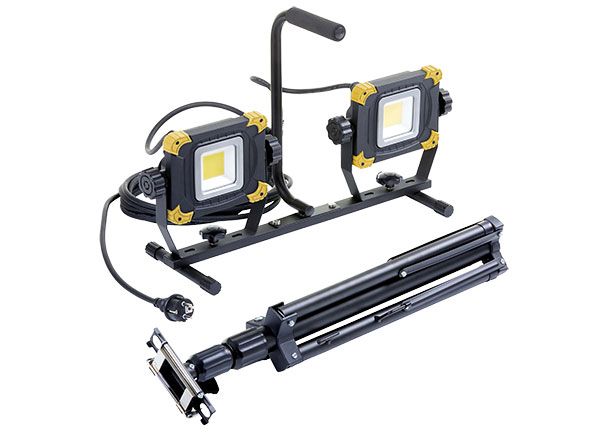 LED-Baustrahler mit ausziehbarem Stativ