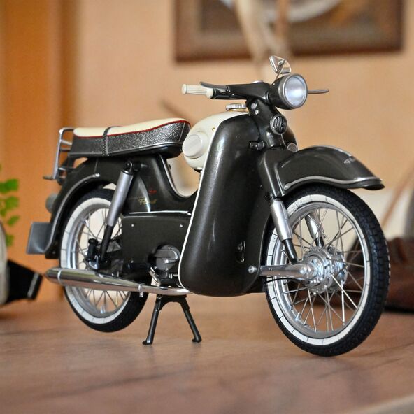 Modell Kreidler Florett (1:10)