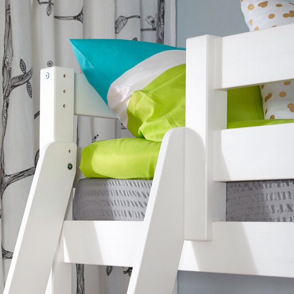 Hochbett mit integriertem Schreibtisch