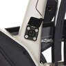 Ein graues Trekking E-Bike der Marke VIATOR mit Gepäckträger, Schutzblechen, Federgabel und integriertem Akku im Unterrohr steht aufrecht.