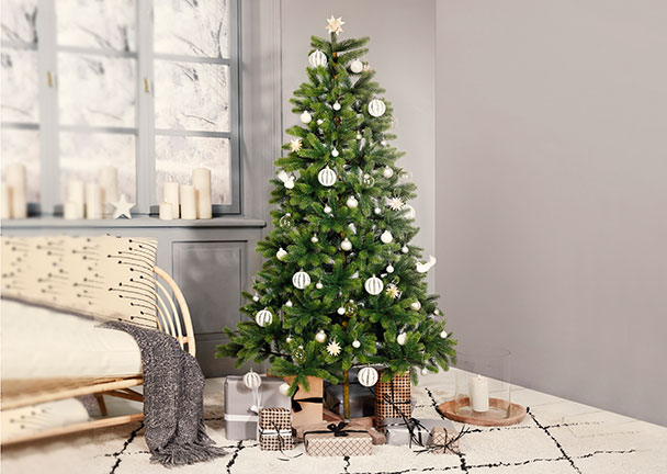 Künstlicher Christbaum