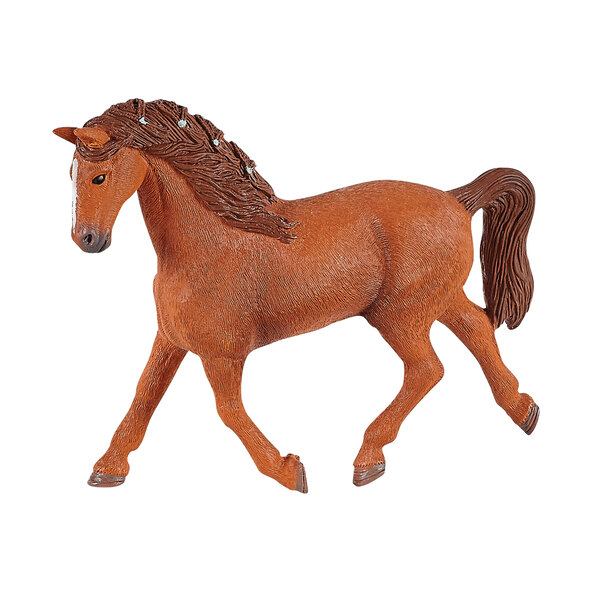 Ein beiges SUV-Spielzeugauto zieht einen weißen Pferdeanhänger mit blauem Dach. Das Spielzeug stellt den Horse Club SUV mit Pferdeanhänger dar.