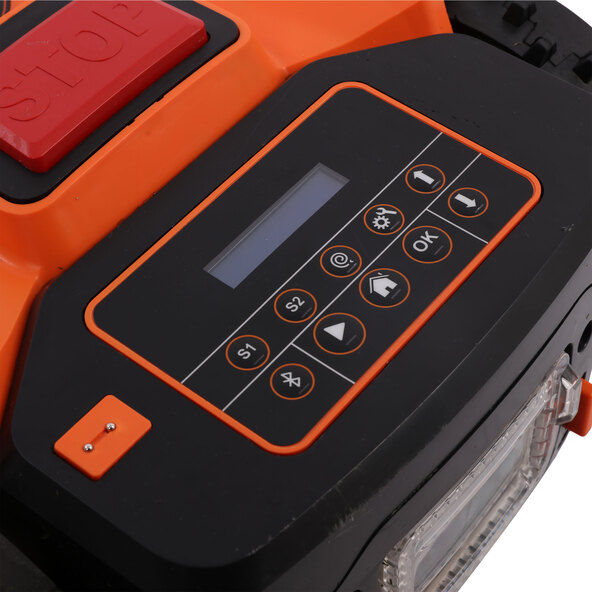 Mähroboter Xpower 400, inkl. 4 V Bypassschere