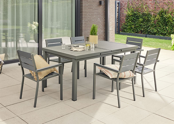 Gartenmöbel-Set mit Tisch CALIDO & Stühle MADERA