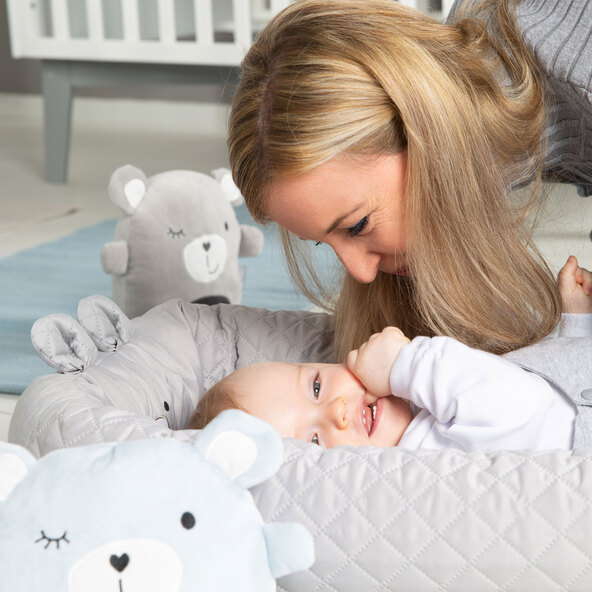 Babylounge mit Bärengesicht
