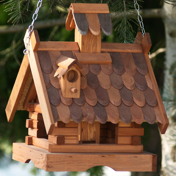 Hängendes Vogelhaus Berghütte