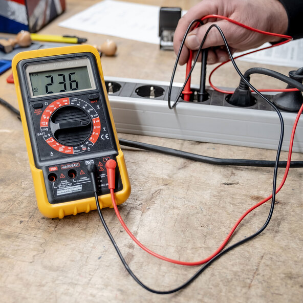 Digital-Multimeter mit LCD Display