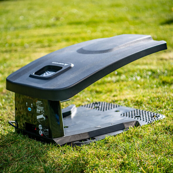 Yard Force Mähroboter MB 400, inkl. Garage ALDI