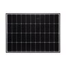 Zwei rechteckige Solarmodule, montiert auf einem Balkongeländer, vor einem unscharfen Hintergrund aus Häusern und Bäumen, demonstrieren das Balkonkraftwerk.