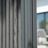 Detailansicht eines eines CALLADO Premium Zaunpfostens, ideal für stilvolle Gartenzäune.