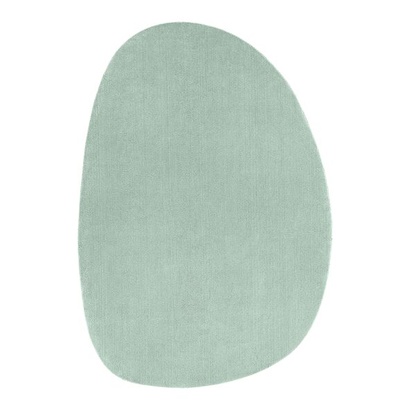 Grüner, rechteckiger Teppich New Shape, fotografiert vor weißem Hintergrund, um eine Produktvorstellung für den Online-Shop zu ermöglichen.

