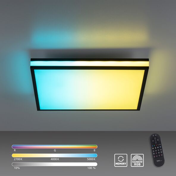 Schwarze, quadratische LED-Deckenleuchte Mario mit abgerundeten Ecken. Die Leuchte strahlt helles Licht aus und scheint an einer weißen Decke montiert zu sein.