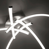 LED-Deckenleuchte Valerie: Runde, flache Deckenleuchte mit silberfarbenem Rand. Das Licht scheint diffus durch eine weiße Abdeckung.
