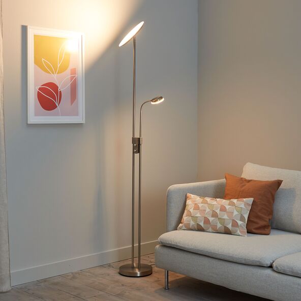 Stehlampe mit Leselicht