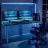 Gaming PC Hunter, RTX. Schwarzer Tower-PC mit RGB-Beleuchtung, transparentem Seitenteil, der interne Komponenten und Grafikkartenbeleuchtung zeigt.