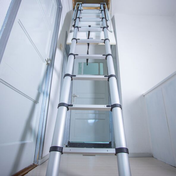 Teleskop-Dachbodenleiter, 2,30 - 2,70 m